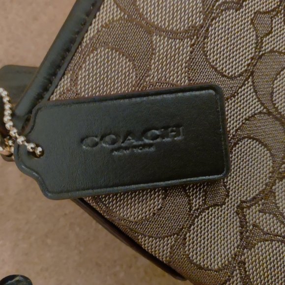Coach Cross Body File Bag - Picture 7 of 8